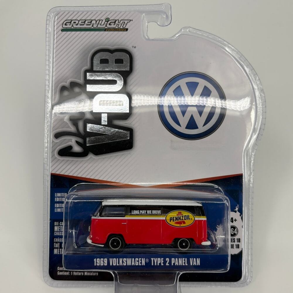 Greenlight Collectibles 1969 Volkswagen Type 2 Panel Van *Pennzoil*